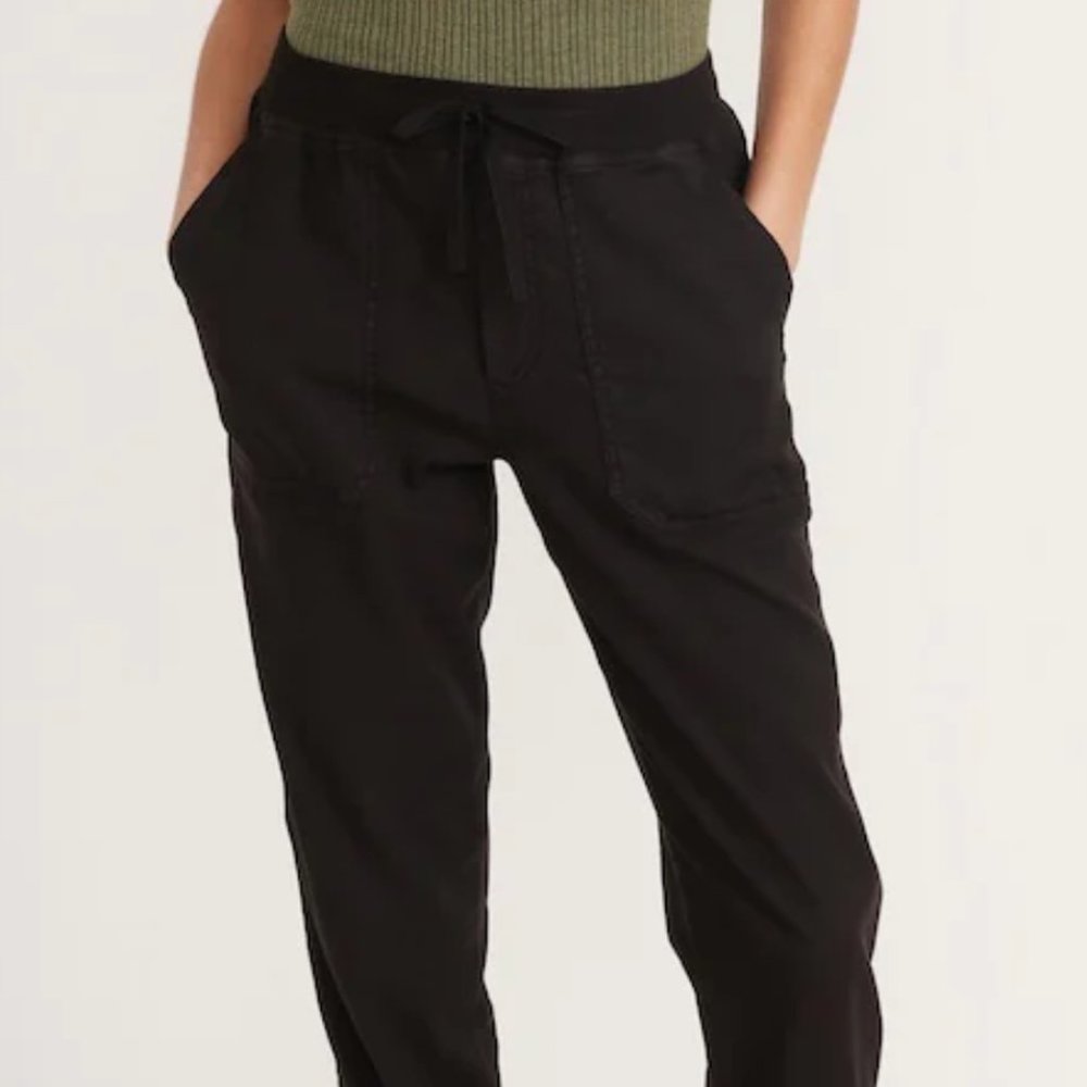Luna Drapey Jogger in Black (BRAND NEW)